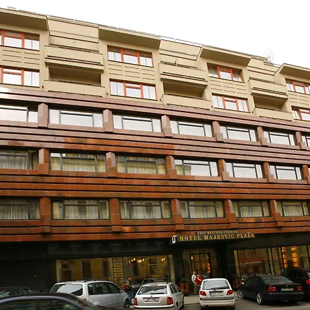 Отель Majestic Plaza