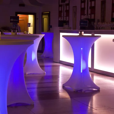 Majestic Plaza 4*