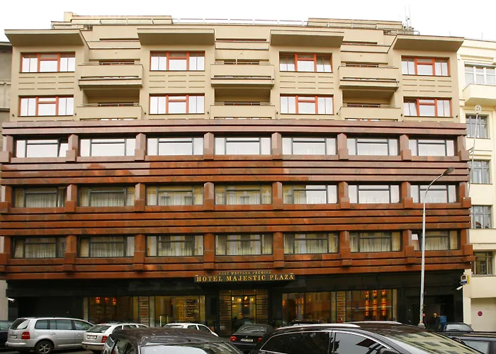 Majestic Plaza 4*