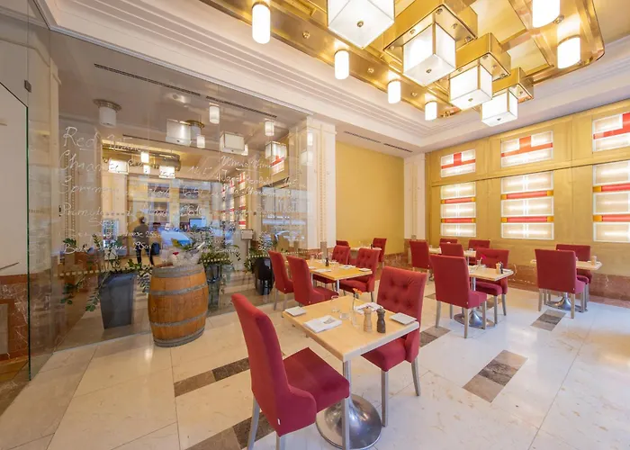 Majestic Plaza 4*