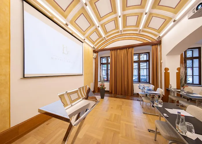 Majestic Plaza Hotel 4*