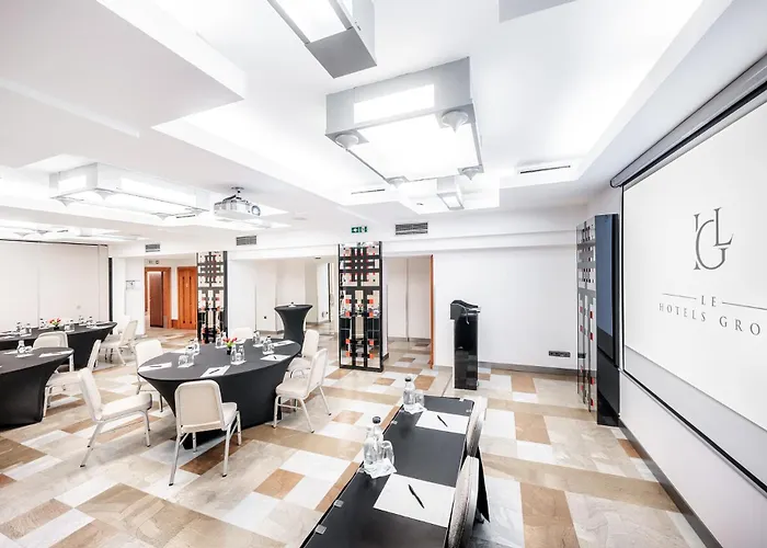Majestic Plaza Hotel 4*