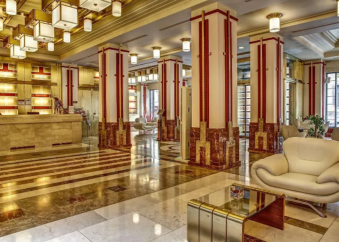 Majestic Plaza 4*