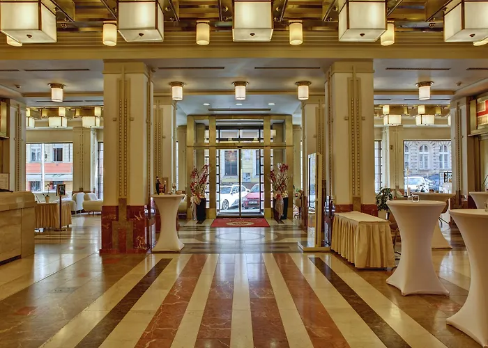 Hotel Majestic Plaza 4*