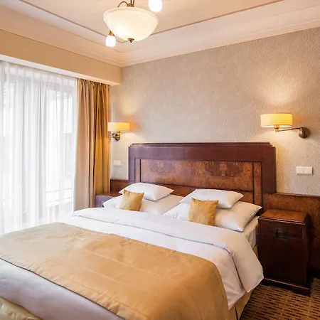 Hotell Majestic Plaza