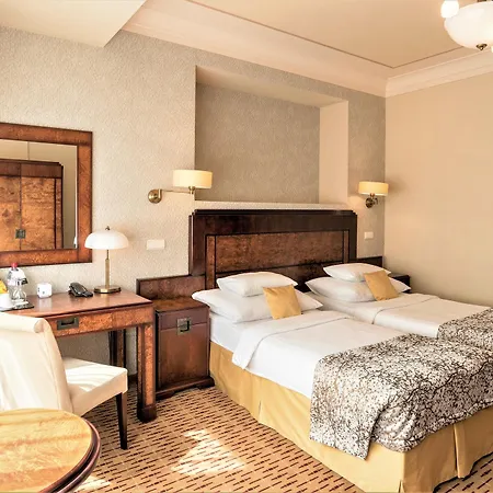 Hotell Majestic Plaza