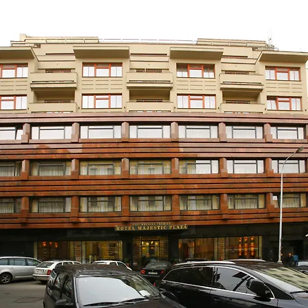 Majestic Plaza 4*