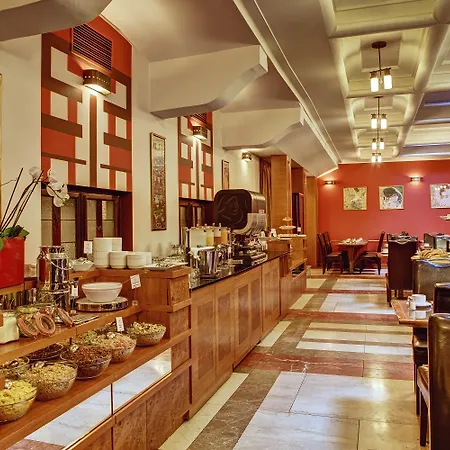 Hotell Majestic Plaza