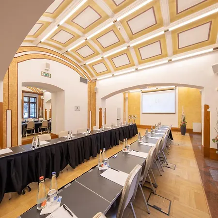 호텔 Majestic Plaza