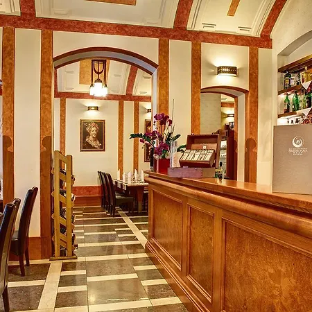 Majestic Plaza 4*