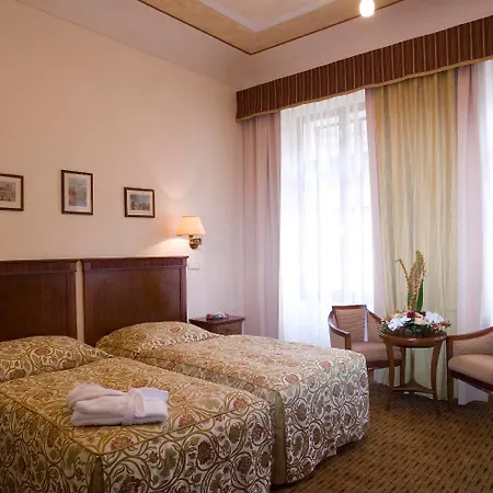 Majestic Plaza Hotell