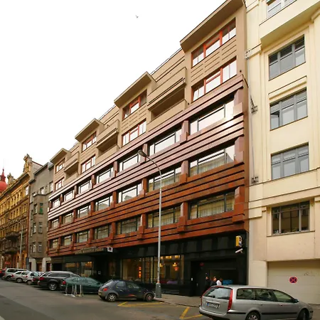 Majestic Plaza 4*