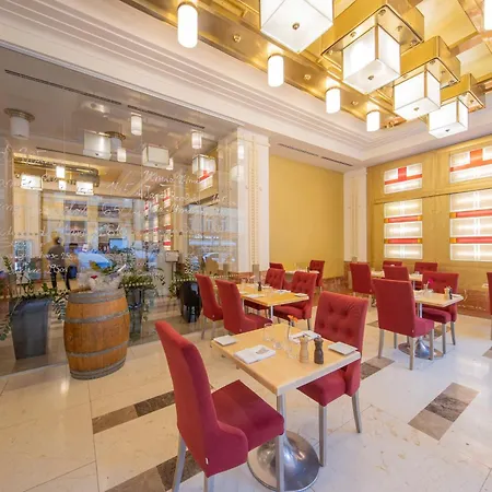 Majestic Plaza 4*
