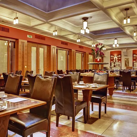 Majestic Plaza 4*