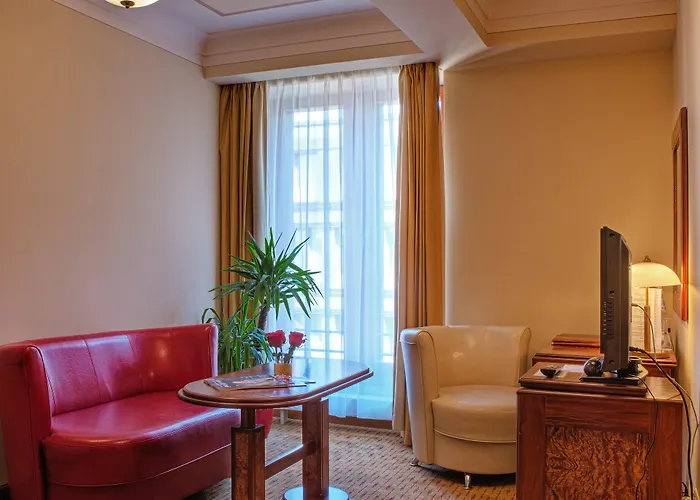 Hotel Majestic Plaza 4*