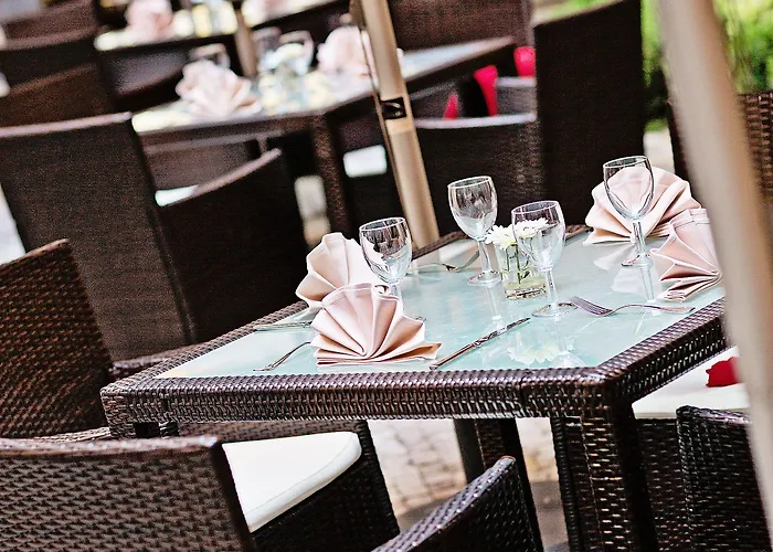 Majestic Plaza Hotel 4*