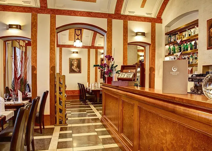 Majestic Plaza 4*
