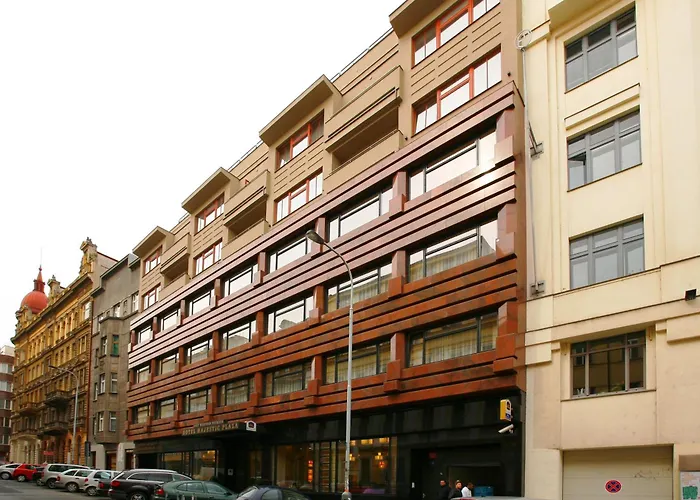 Majestic Plaza 4*
